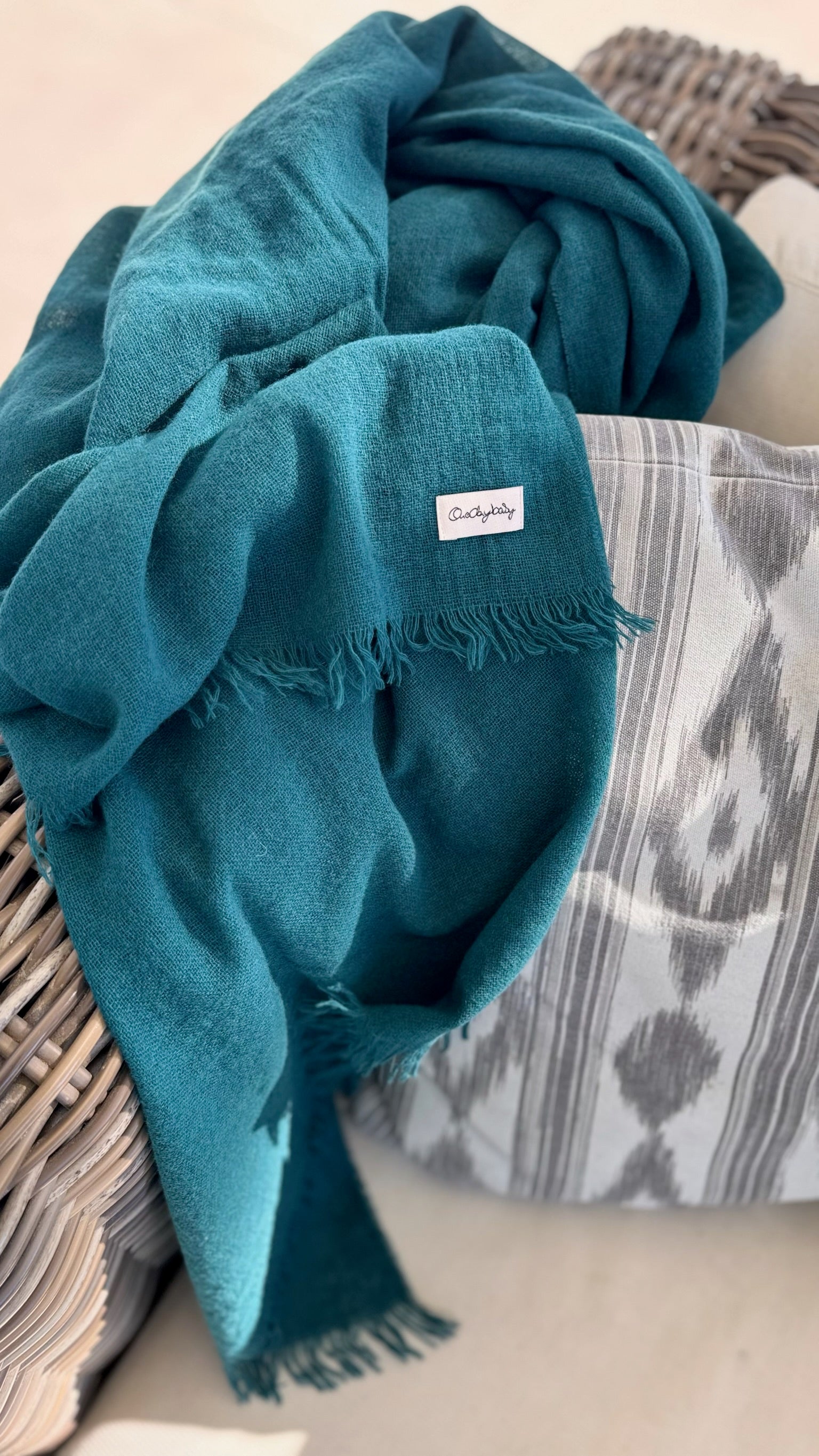 leichtes Plaid aus Cashmere-Merino, Deep Lake – Onedaybaby GmbH