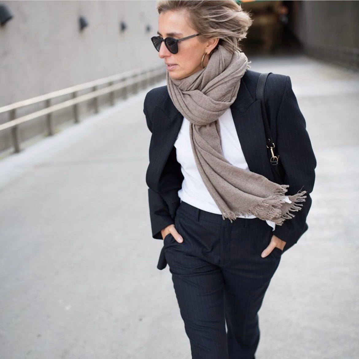 leichtes Plaid aus Cashmere-Merino, Walnut