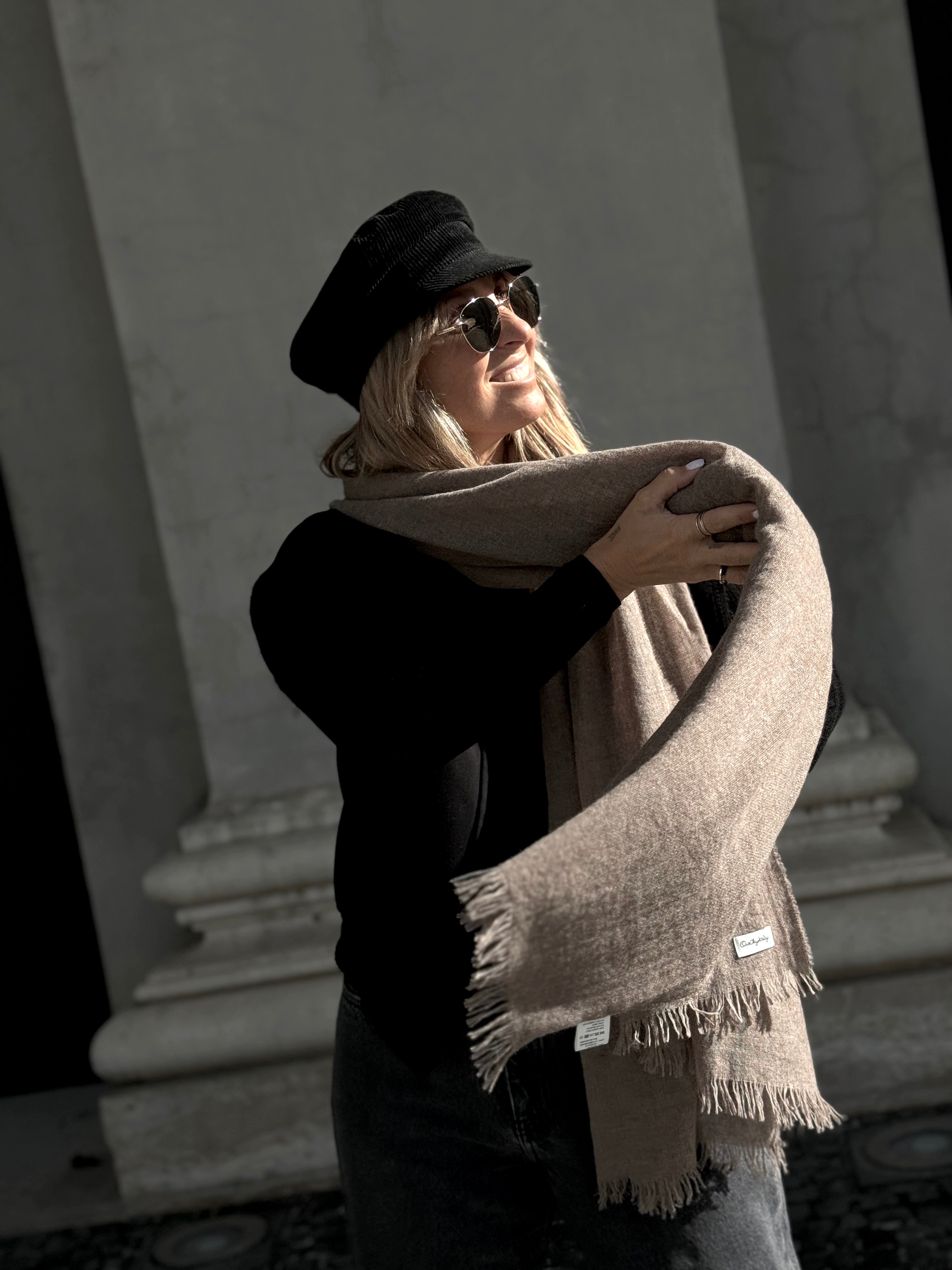 leichtes Plaid aus Cashmere-Merino, Walnut