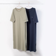 Lade das Bild in den Galerie-Viewer, SALE - Shirt-Dress with pocket, navy blue
