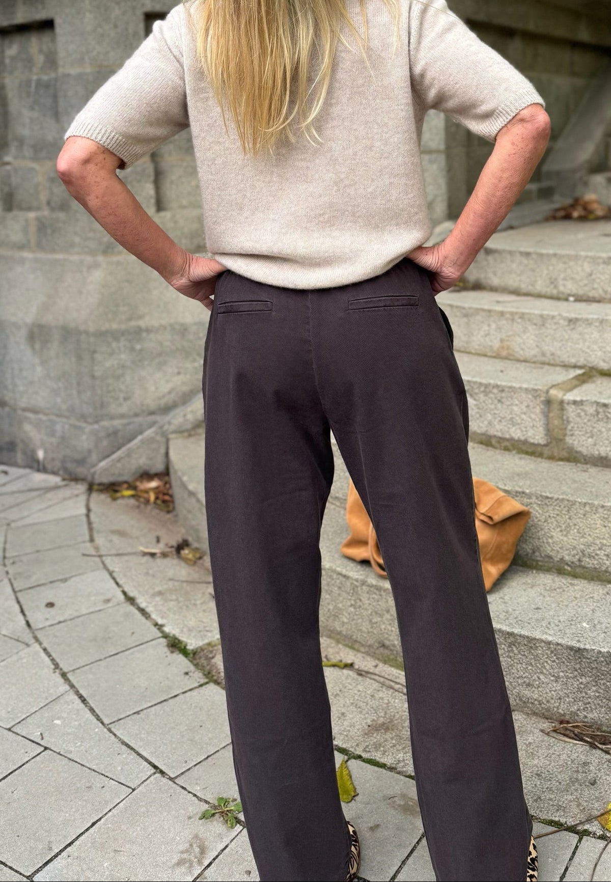 lässige Gabardine-Hose mit Bundfalte, Navy