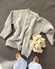 Lade das Bild in den Galerie-Viewer, superlight oversized Alpaka-Pullover, light grey Melange
