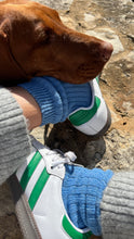 Lade das Bild in den Galerie-Viewer, cozy knitted socks aus Cashmix, bluejean blue
