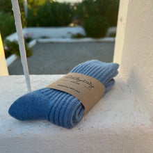 Lade das Bild in den Galerie-Viewer, cozy knitted socks aus Cashmix, bluejean blue

