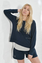 Lade das Bild in den Galerie-Viewer, comfy Longsleeve mit Raglanärmeln, navy blue
