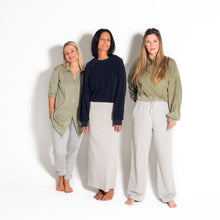 Lade das Bild in den Galerie-Viewer, oversized Jog Pant mit weitem Bein, light grey Melange
