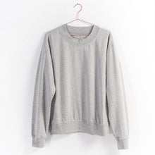 Lade das Bild in den Galerie-Viewer, oversized Sweater mit Schlitzen, light grey Melange
